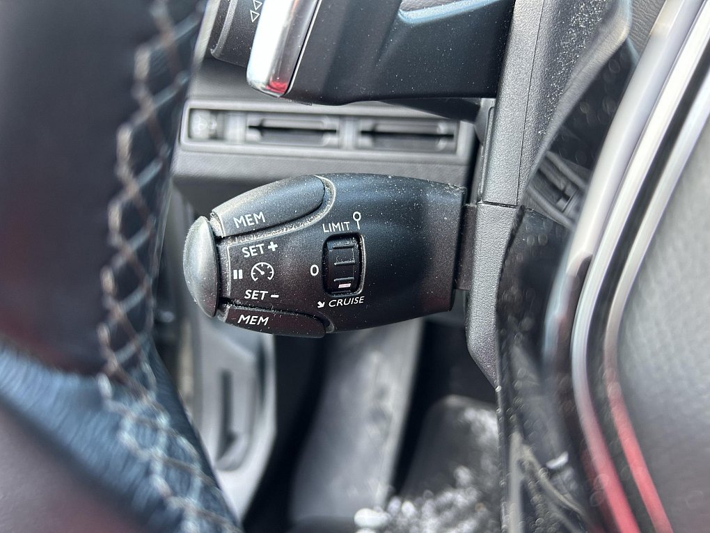 Peugeot 3008 1.2 PT Allure