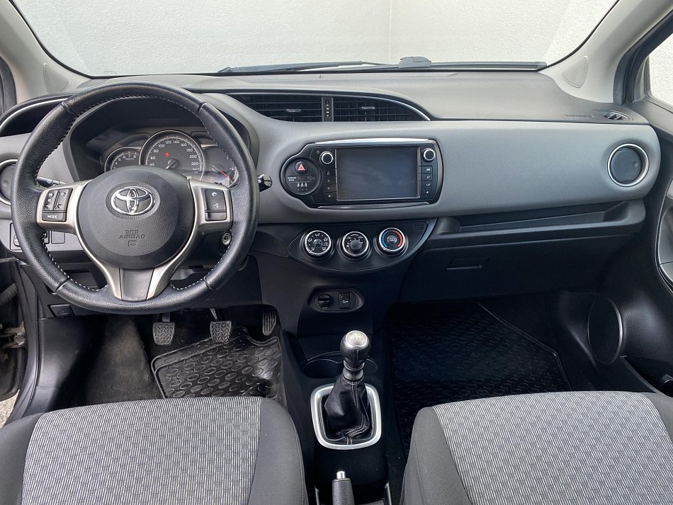 Toyota Yaris 1.3i 