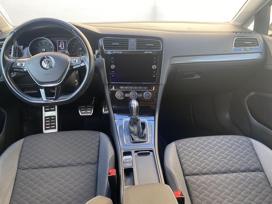 Volkswagen Golf 1.5 TSi Join