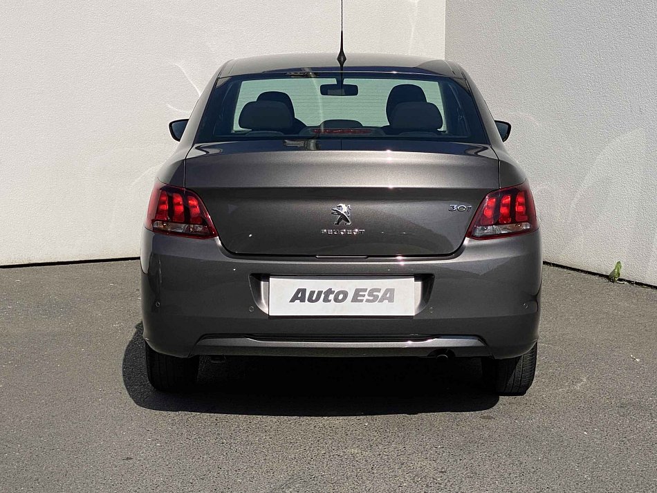Peugeot 301 1.6i 