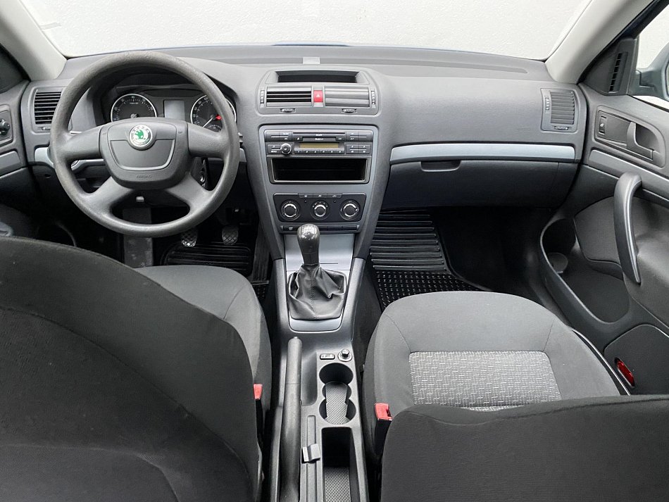 Škoda Octavia II 1.6  Tour