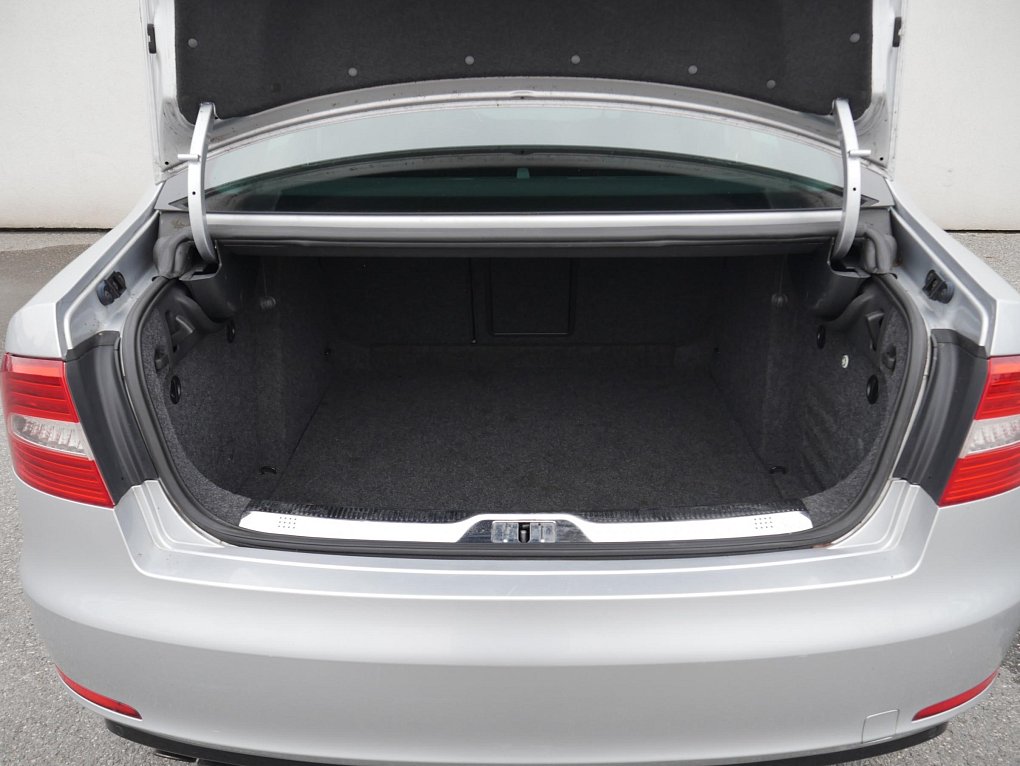 Škoda Superb II 2.0 TDi Elegance 4x4