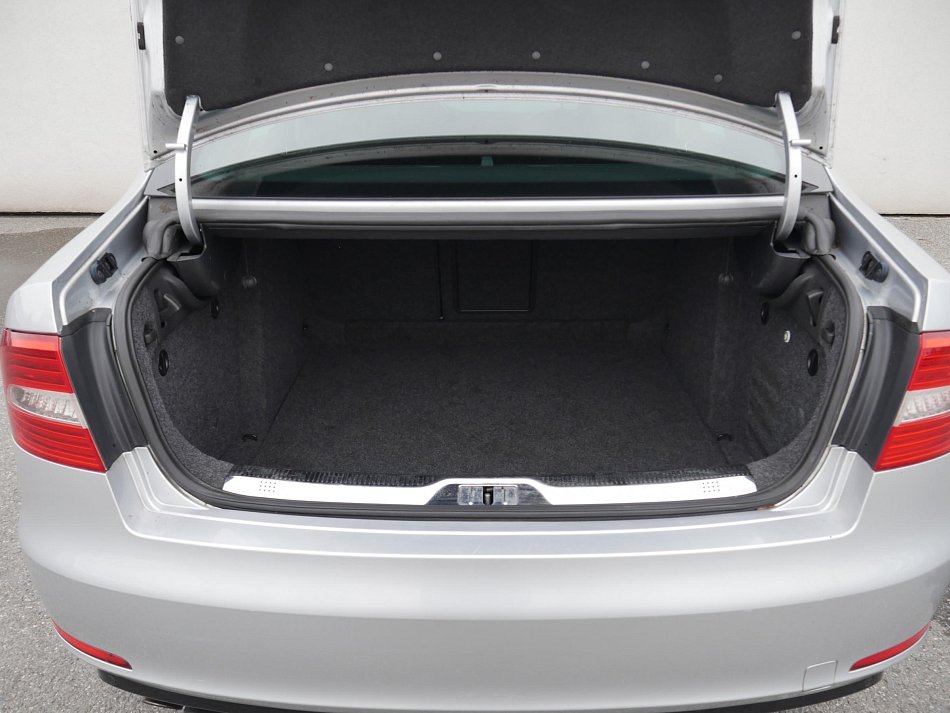 Škoda Superb II 2.0 TDi Elegance 4x4