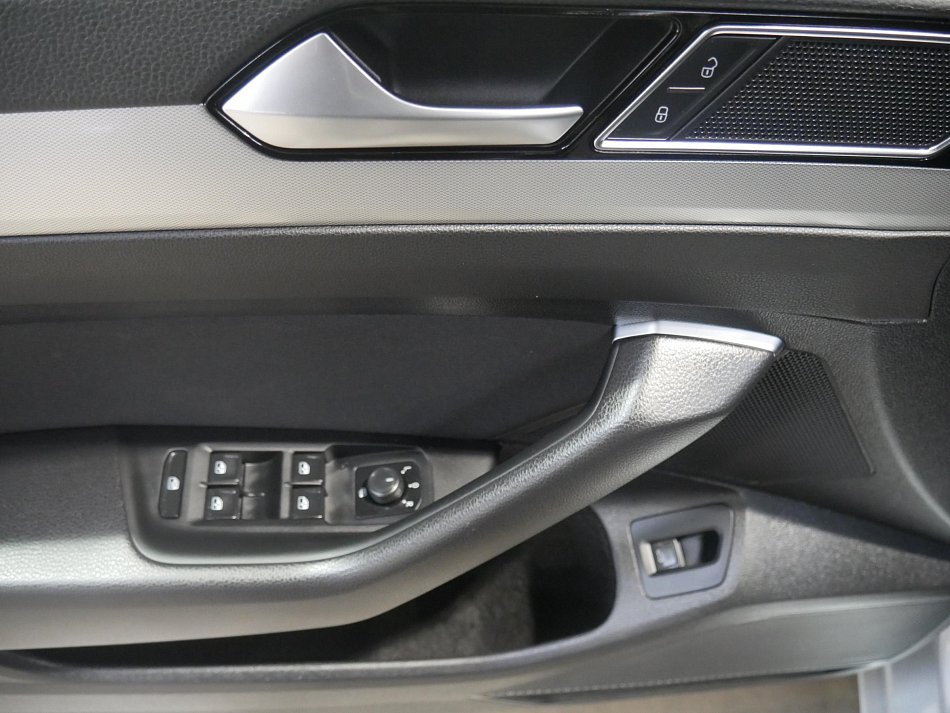 Volkswagen Passat 2.0TDi 