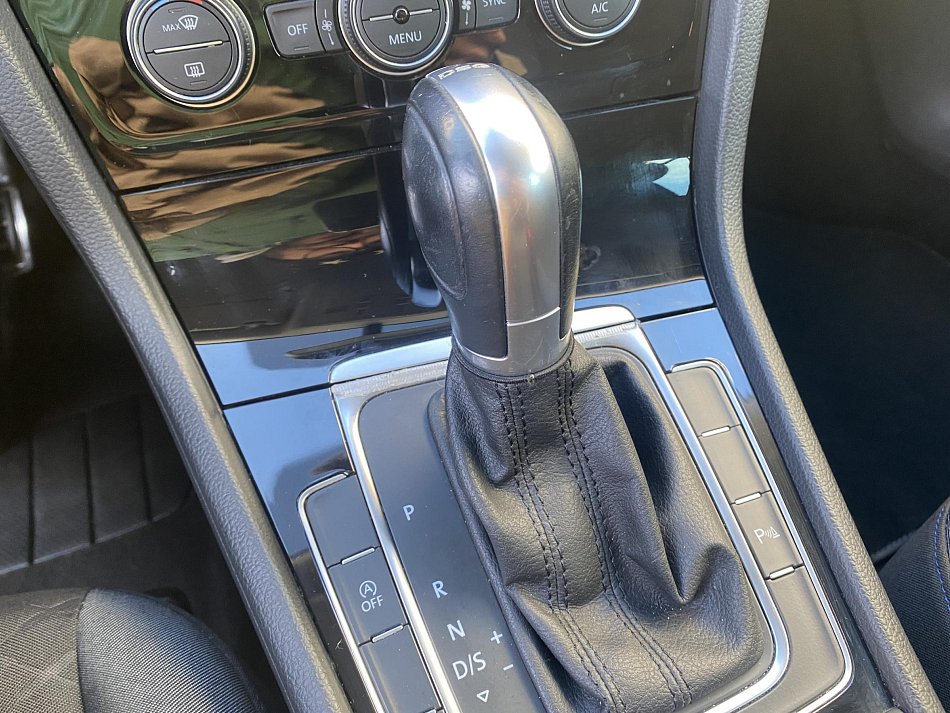 Volkswagen Golf 1.5 TSi Join