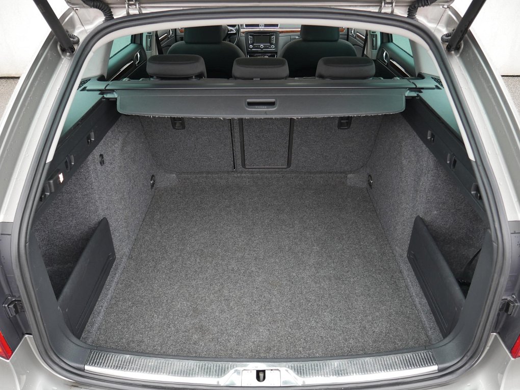 Škoda Superb II 2.0 TDi Elegance