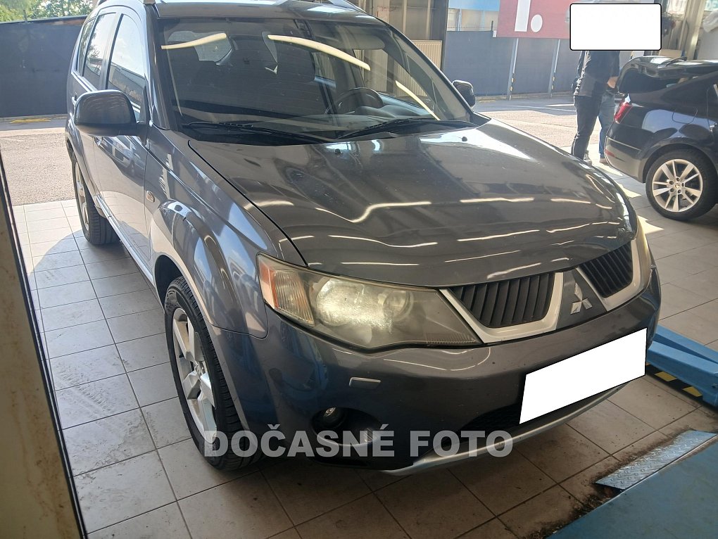 Mitsubishi Outlander 2.2d  4x4, 7míst