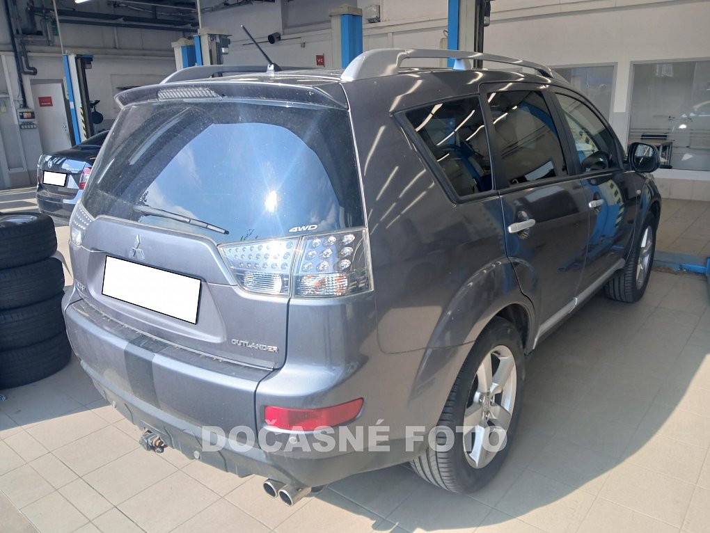 Mitsubishi Outlander 2.2d  4x4, 7míst