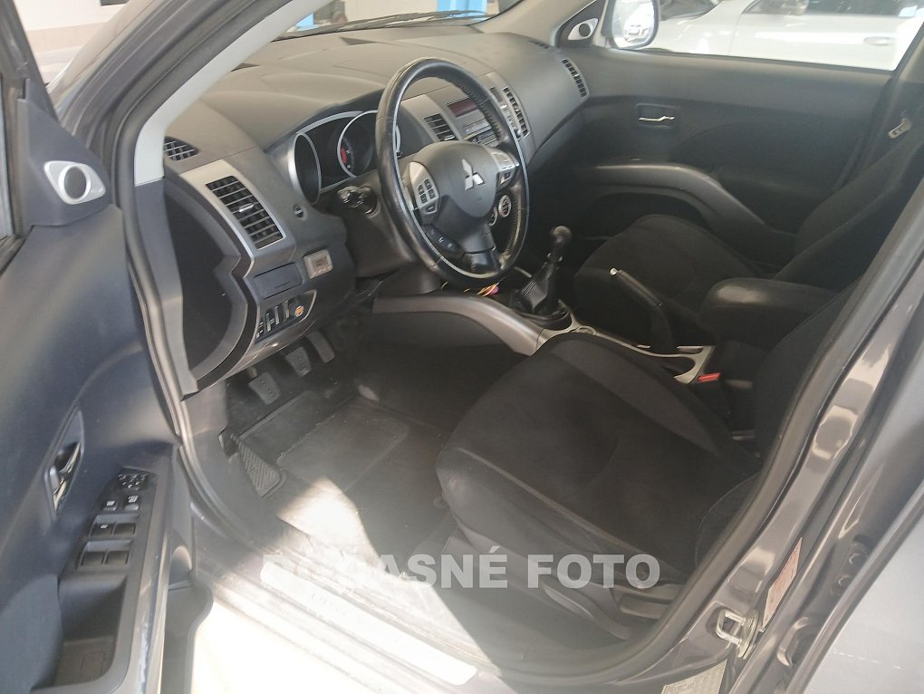 Mitsubishi Outlander 2.2d  4x4, 7míst