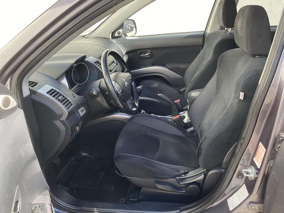 Mitsubishi Outlander 2.2d  4x4, 7míst