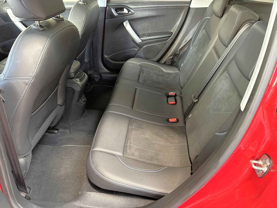 Peugeot 2008 1.2 PT Crossway