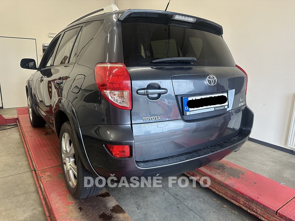 Toyota RAV4 2.2D 