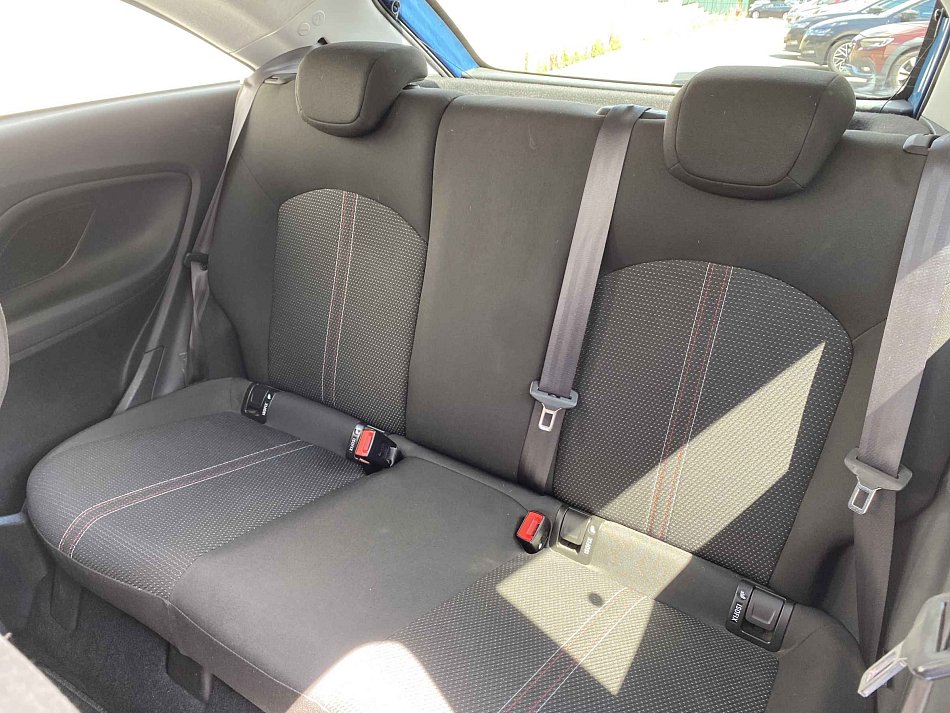 Opel Corsa 1.4i Sport