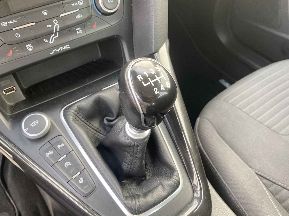 Ford Focus 1.5EB Titanium