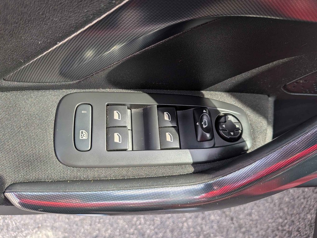 Peugeot 2008 1.2PT 
