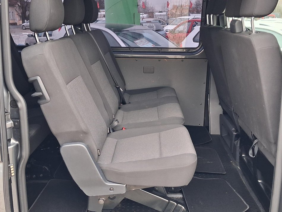 Volkswagen Transporter 2.0TDi  L2 9míst