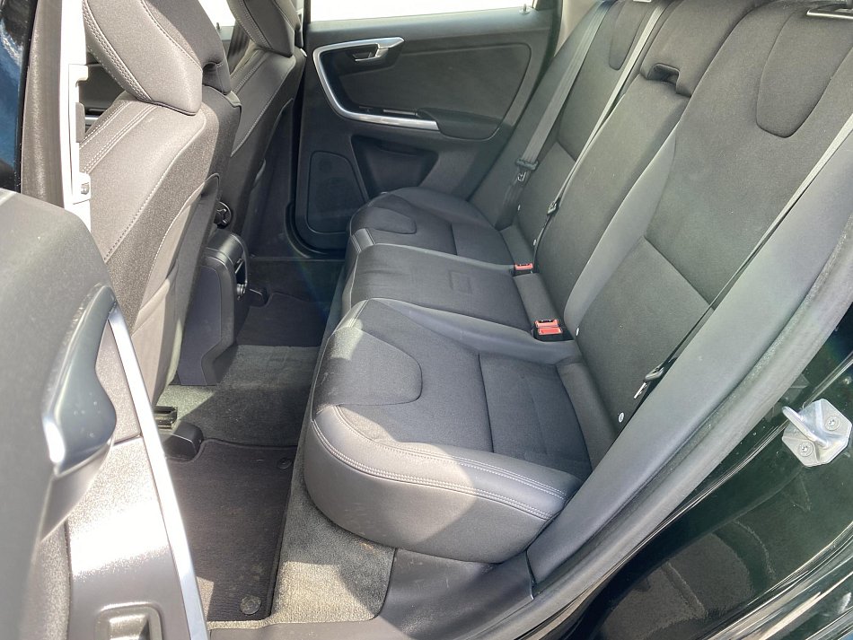Volvo XC60 2.4 D4 Momentum AWD