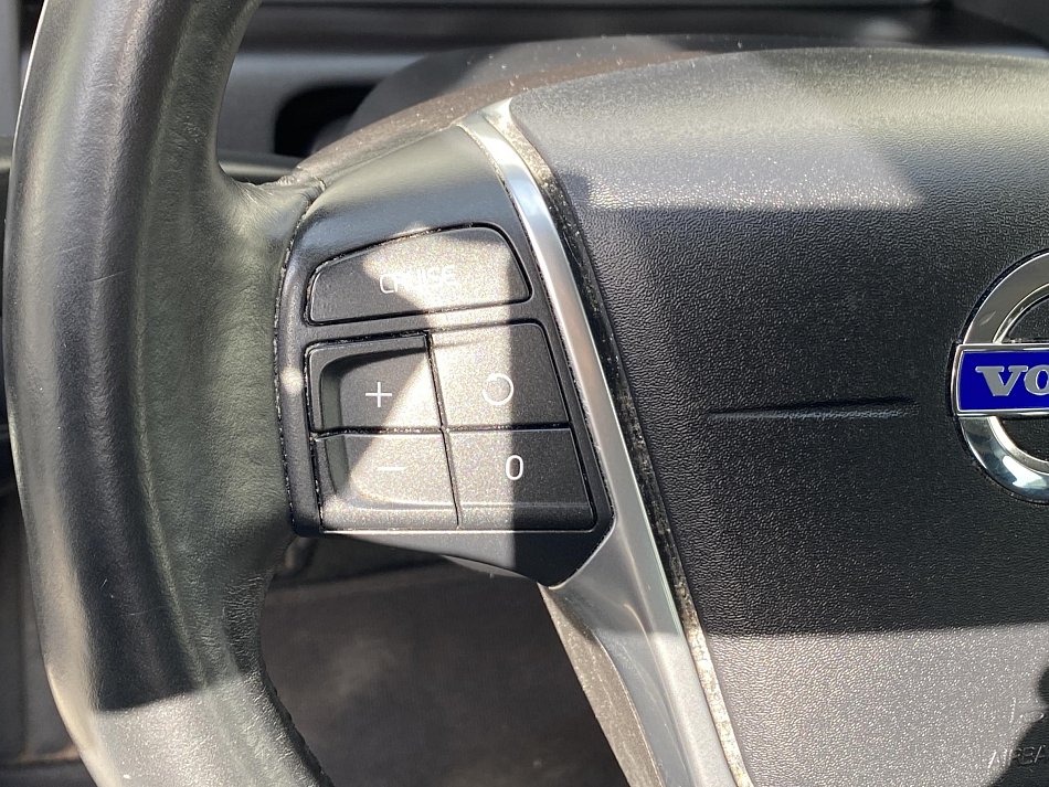 Volvo XC60 2.4 D4 Momentum AWD