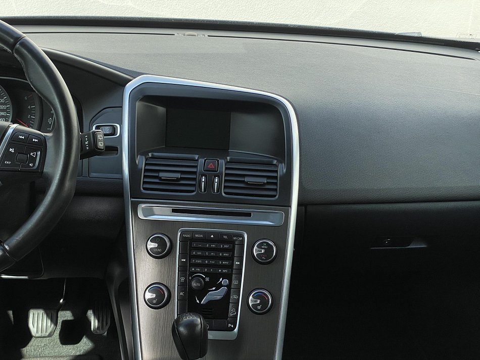 Volvo XC60 2.4 D4 Momentum AWD