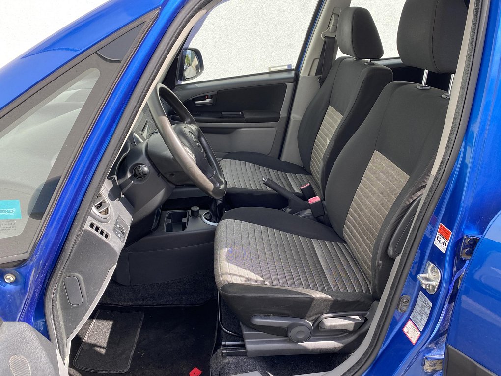 Suzuki SX4 1.6 i  4WD