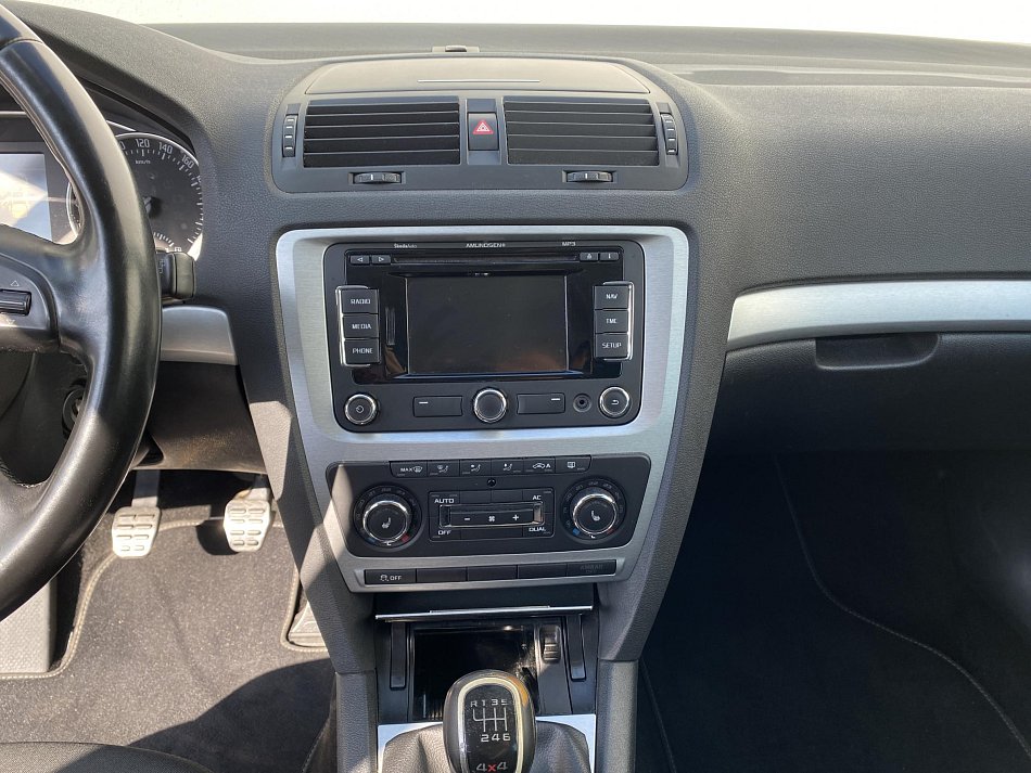 Škoda Octavia II 2.0 TDi Scout 4X4
