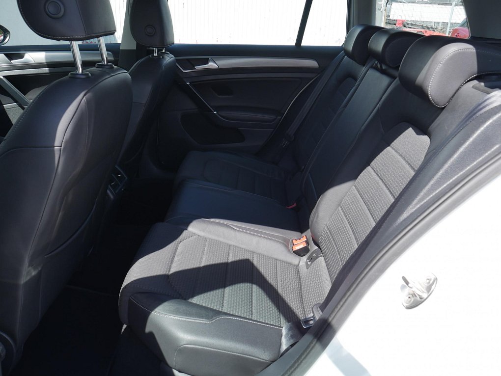 Volkswagen Golf 1.2 TSi 