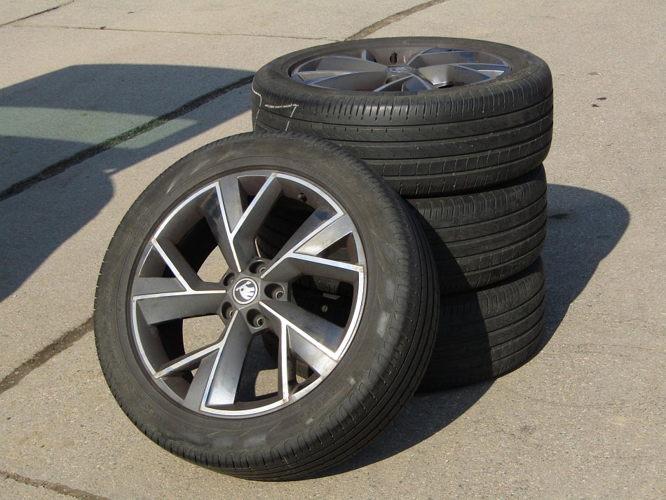 Škoda Kodiaq 2.0TDi SportLine 4x4, 7míst