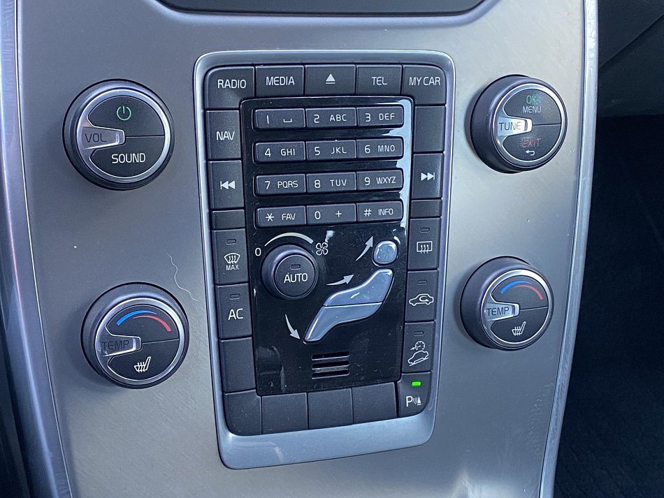 Volvo XC70 2.4 D3  AWD