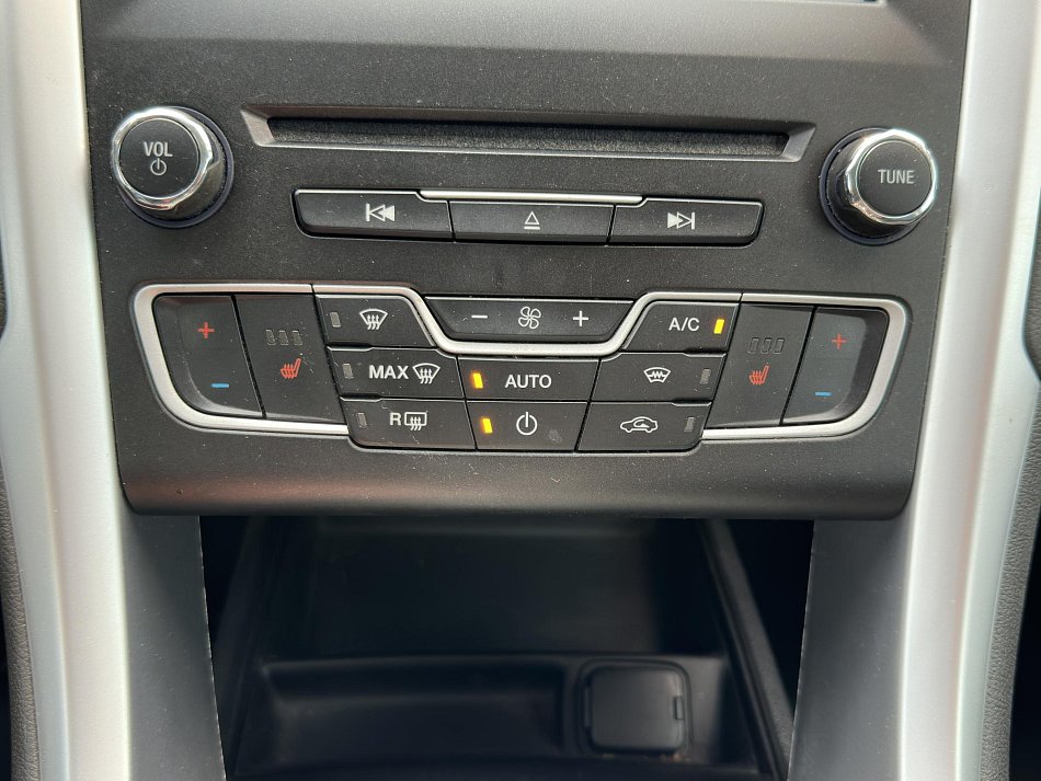Ford Mondeo 2.0i 