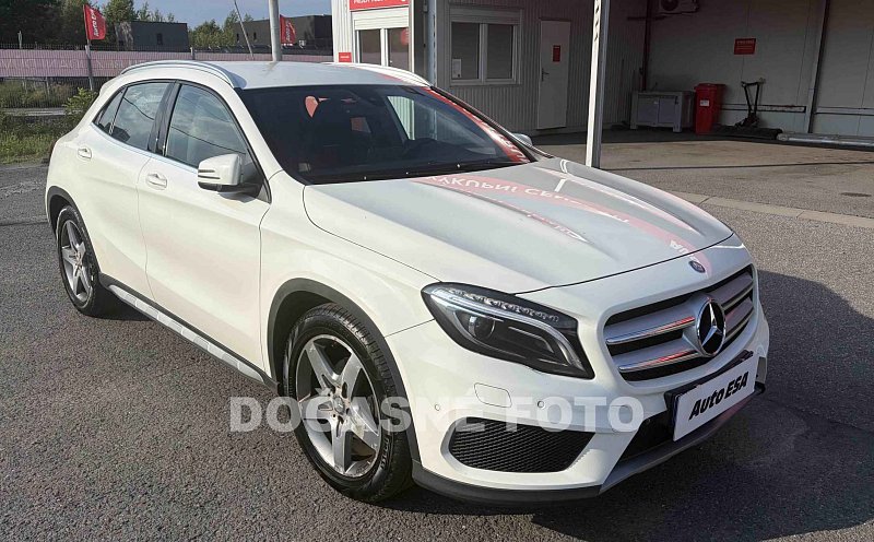 Mercedes-Benz GLA 200D 
