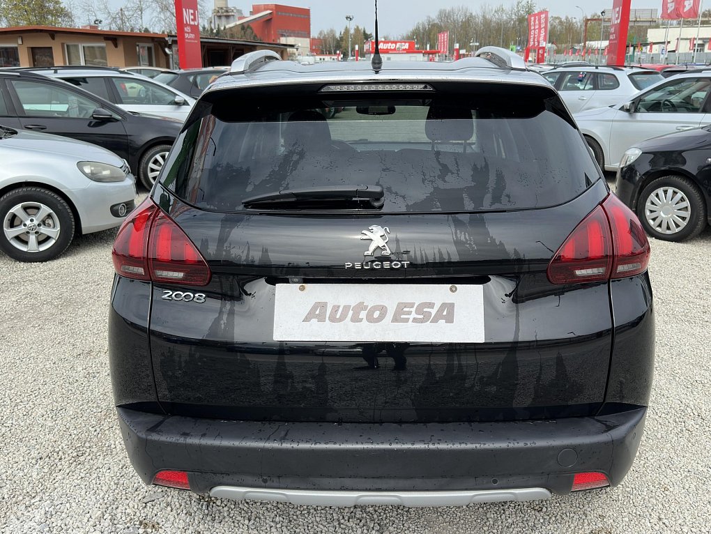 Peugeot 2008 1.2PT Crossway