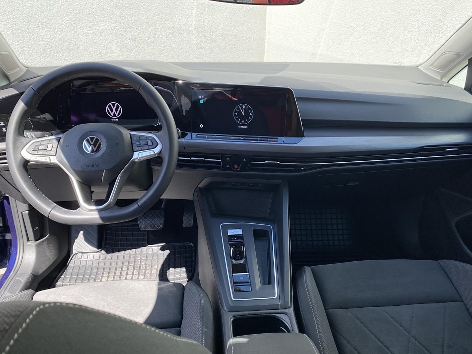 Volkswagen Golf 1.5 e-TSi Style