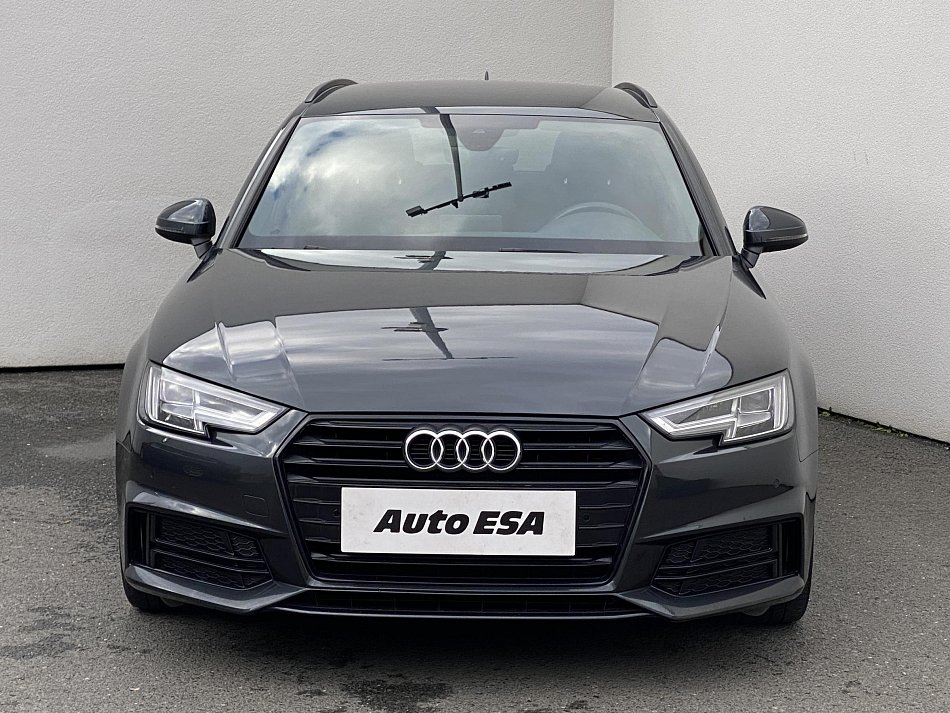 Audi A4 2.0 TDi S-line