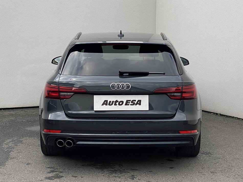 Audi A4 2.0 TDi S-line