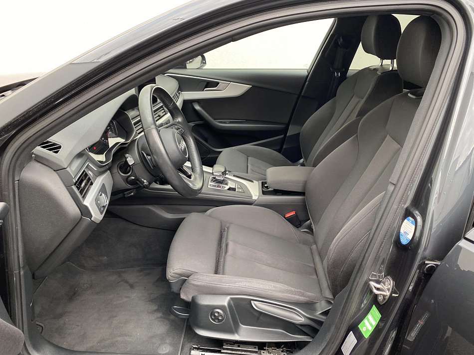 Audi A4 2.0 TDi S-line