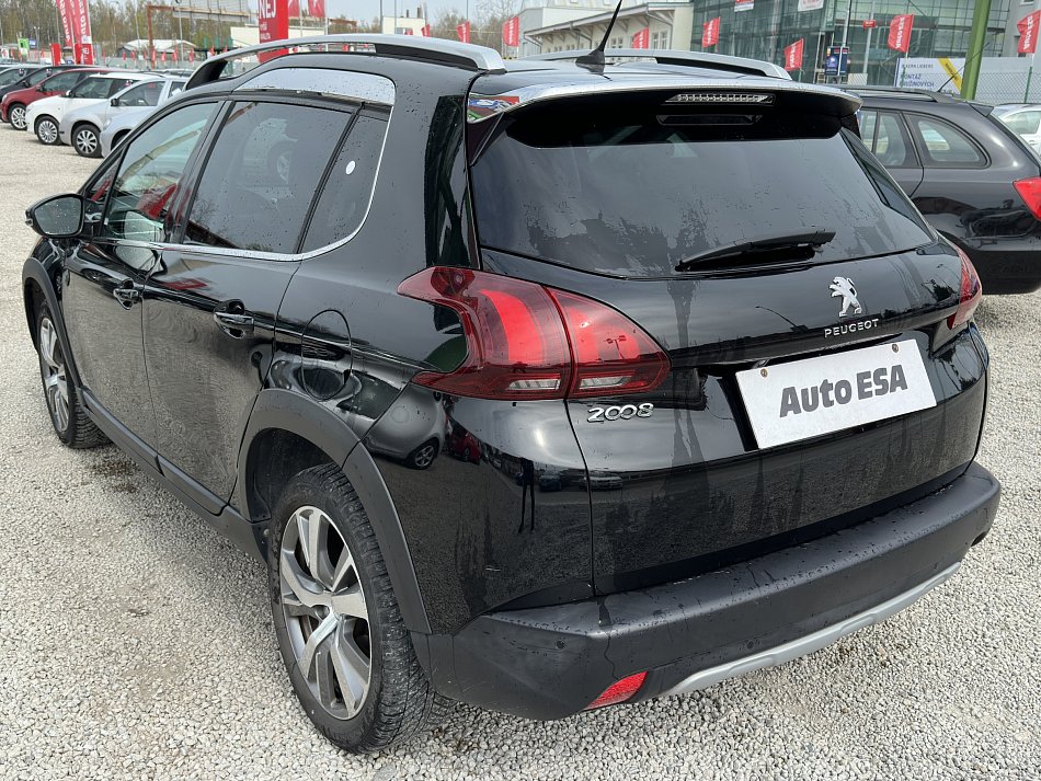 Peugeot 2008 1.2PT Crossway
