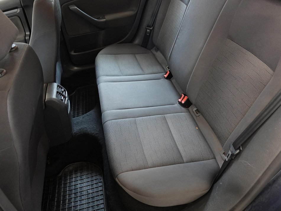 Volkswagen Golf 1.4MPI 