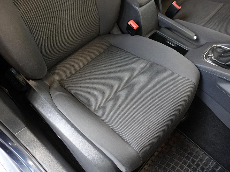 Volkswagen Golf 1.4MPI 