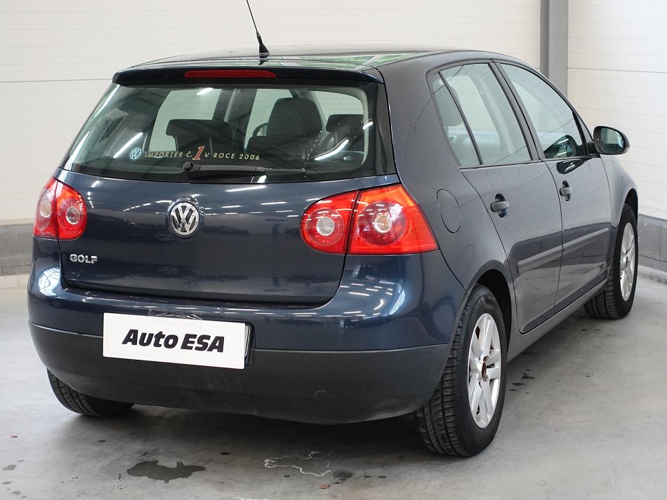 Volkswagen Golf 1.4MPI 