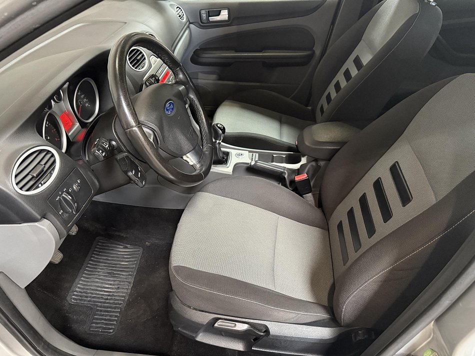 Ford Focus 1.6i 