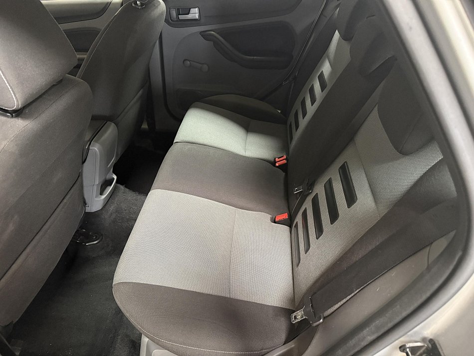 Ford Focus 1.6i 