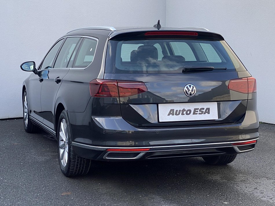 Volkswagen Passat 1.6 TDi Elegance