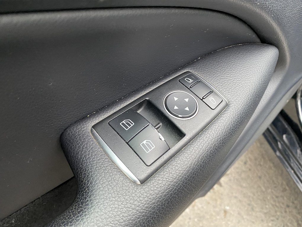 Mercedes-Benz Třída C 1.6i  C180