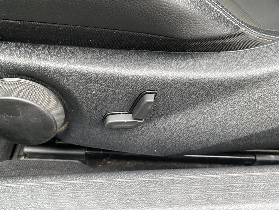 Mercedes-Benz Třída C 1.6i  C180