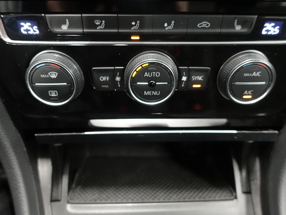 Volkswagen Golf 1.5 TGi Highline