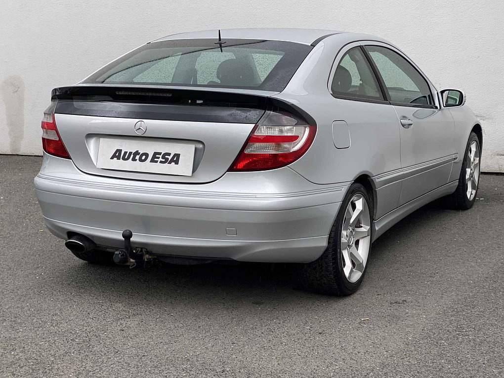 Mercedes-Benz Třída C 2.2CDi 