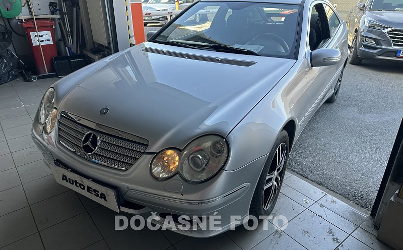 Mercedes-Benz Třída C 2.2CDi 