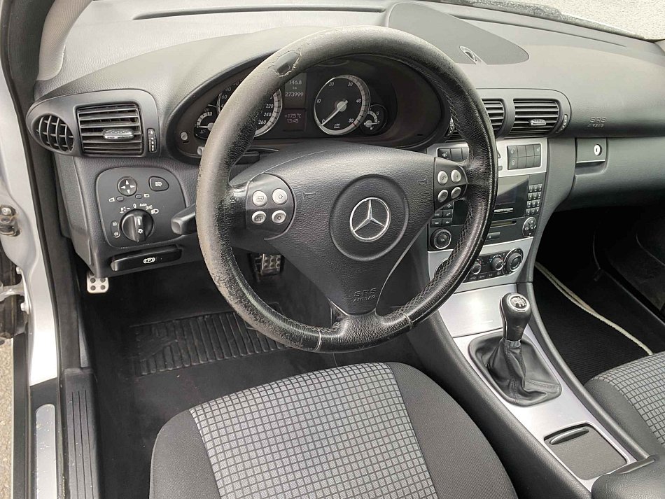 Mercedes-Benz Třída C 2.2CDi 