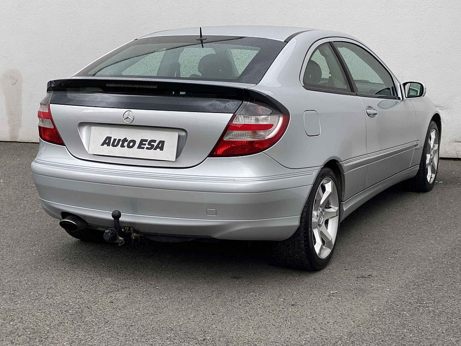 Mercedes-Benz Třída C 2.2CDi 