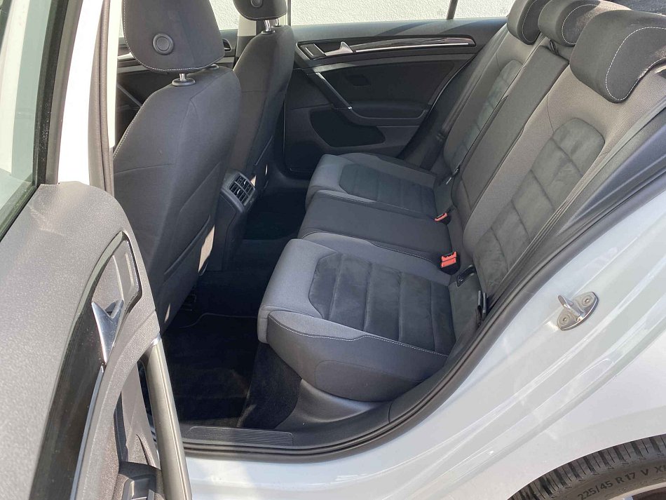 Volkswagen Golf 1.5TSi Highline